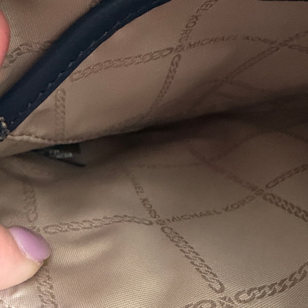 Michael Kors crossbody - Picture 11 of 11